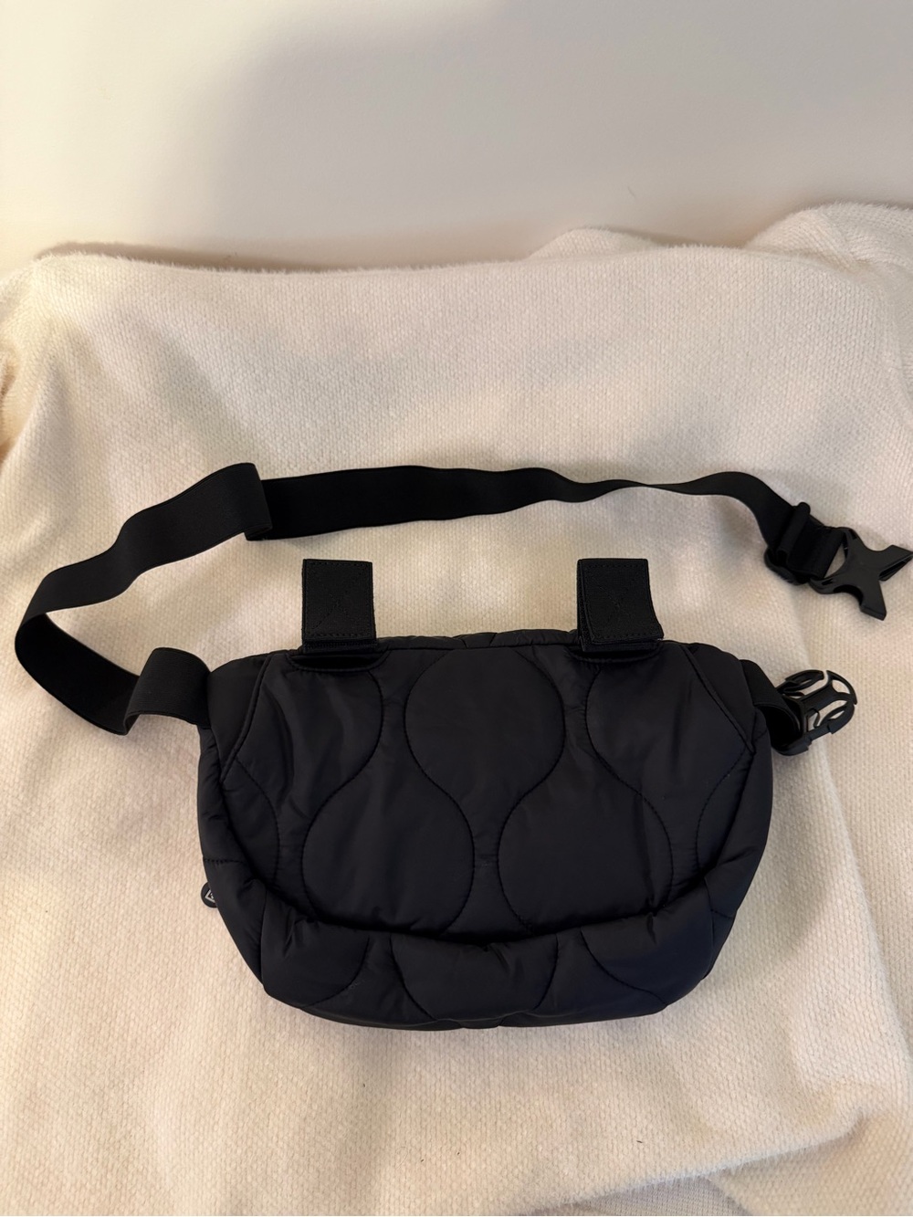 Vera Bradley Women’s Black Quilted Belt Bag - Picture 6 of 6